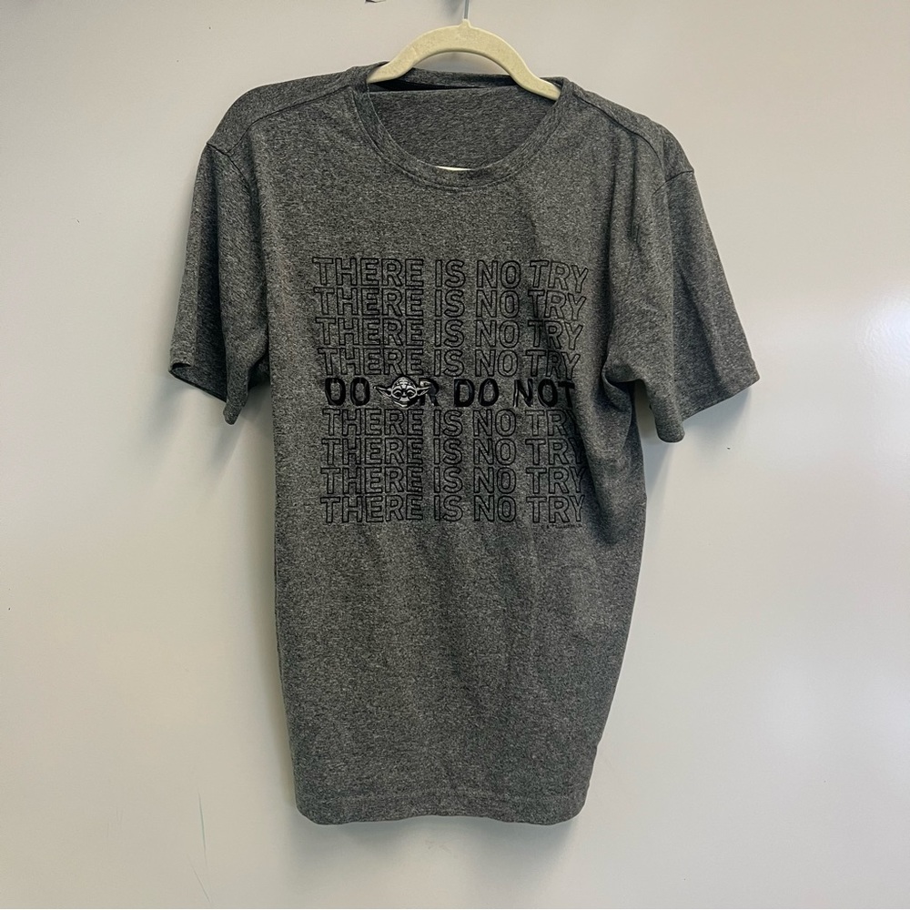 Old Navy Active Core Gray Yoda Short Sleeve Crew Neck TShirt  Medium